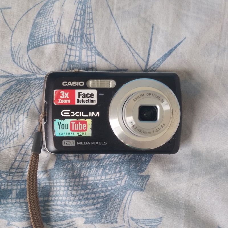 Câmera Digital Casio Exilim 12.1 Mp Modelo Ex-235 | Máquina