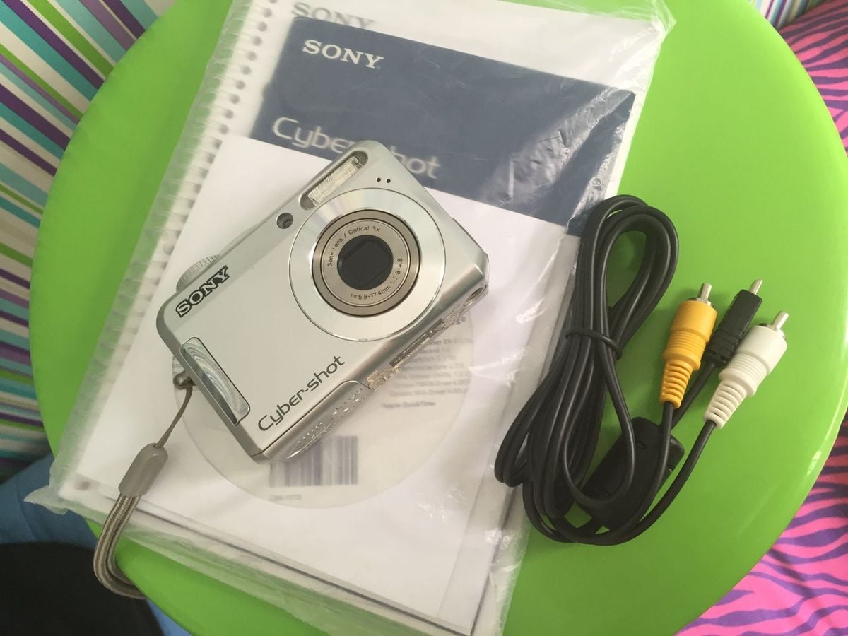 Appareil Photo Vintage Sony CyberShot DSC-S650 7.2MP - Argenté - Occasion Fonctionnel