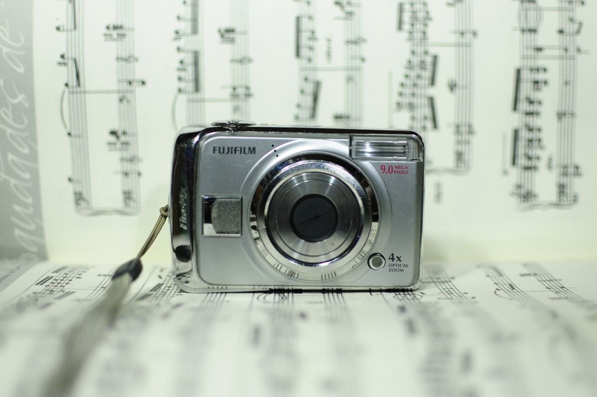 Fujifilm FinePix A900 - especificações, detalhes e avaliações