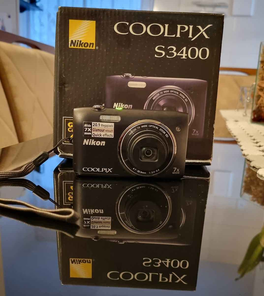 Câmera Digital Nikon Coolpix S3400 em Perfeito Estado, sem Nenhuma