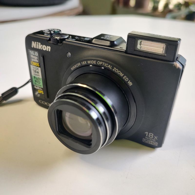 Câmera Digital Nikon Coolpix S9300 com Gps Preta | Máquina