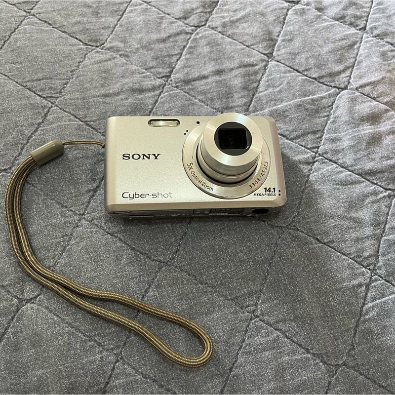 Câmera Digital Sony Cyber-Shot 14.1 Megapixels | Sony Usado