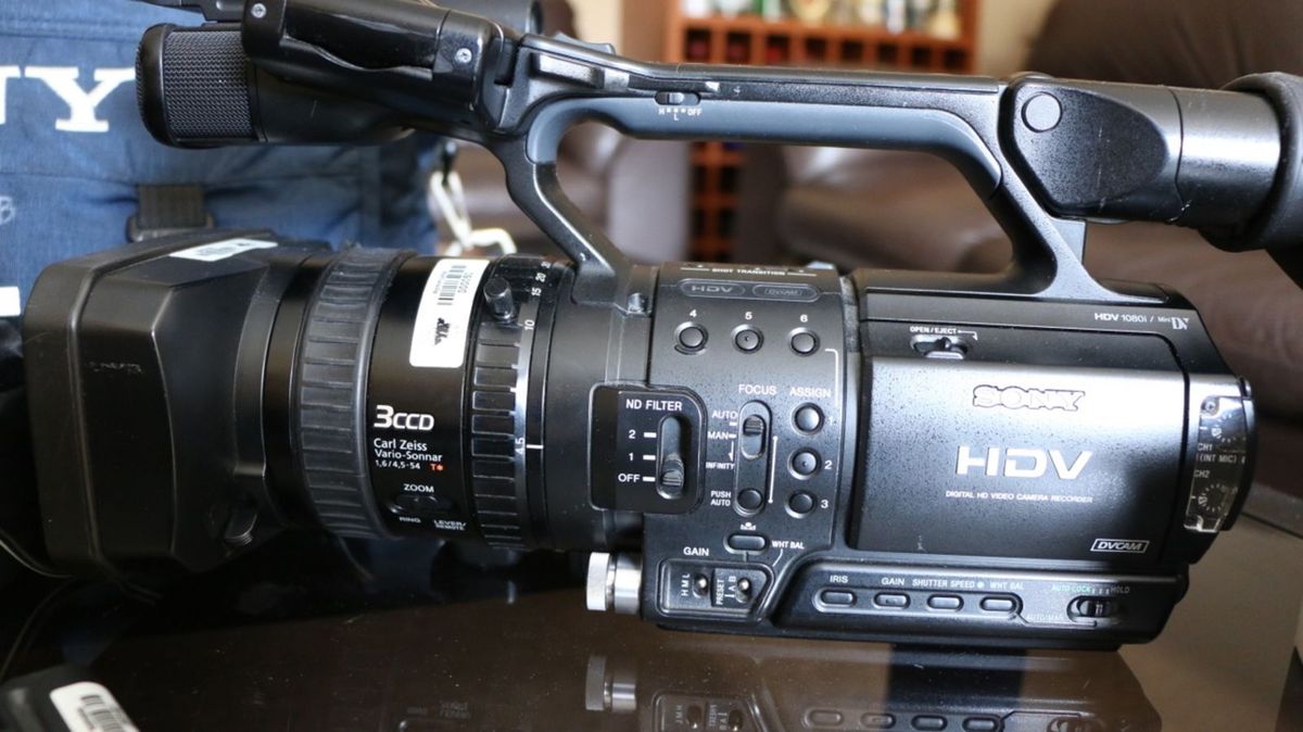 SONY HVR-Z1J　 SONY HVR-V1J Câmera Sony Hvr-z1 C/ 200h Case Bateria 23 Fitas Dvcam Novas