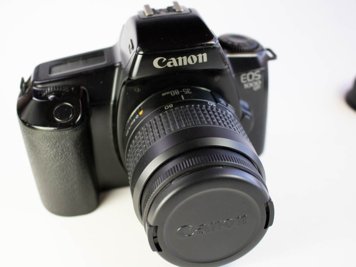 Câmera Fotográfica Analógica Canon Eos 1000 Qd Máquina Fotográfica