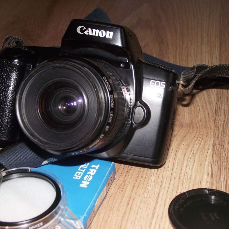 Câmera Fotográfica Analógica Canon Eos 1000f Máquina Fotográfica  Analógica Canon Usado 16777490 enjoei