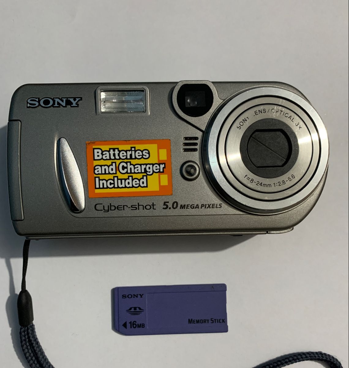 Câmera Fotográfica Digital Sony 5.0 Mega Pixels Dscp92 Máquina