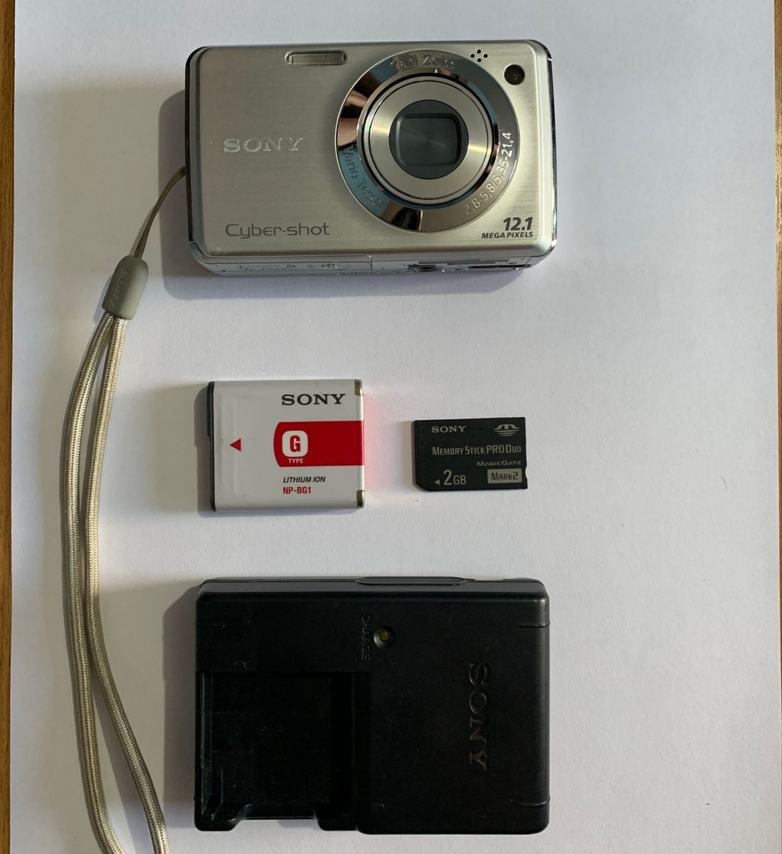 Câmera Fotográfica Digital Sony Cybershot 12.1 Mega Pixels Dscw210