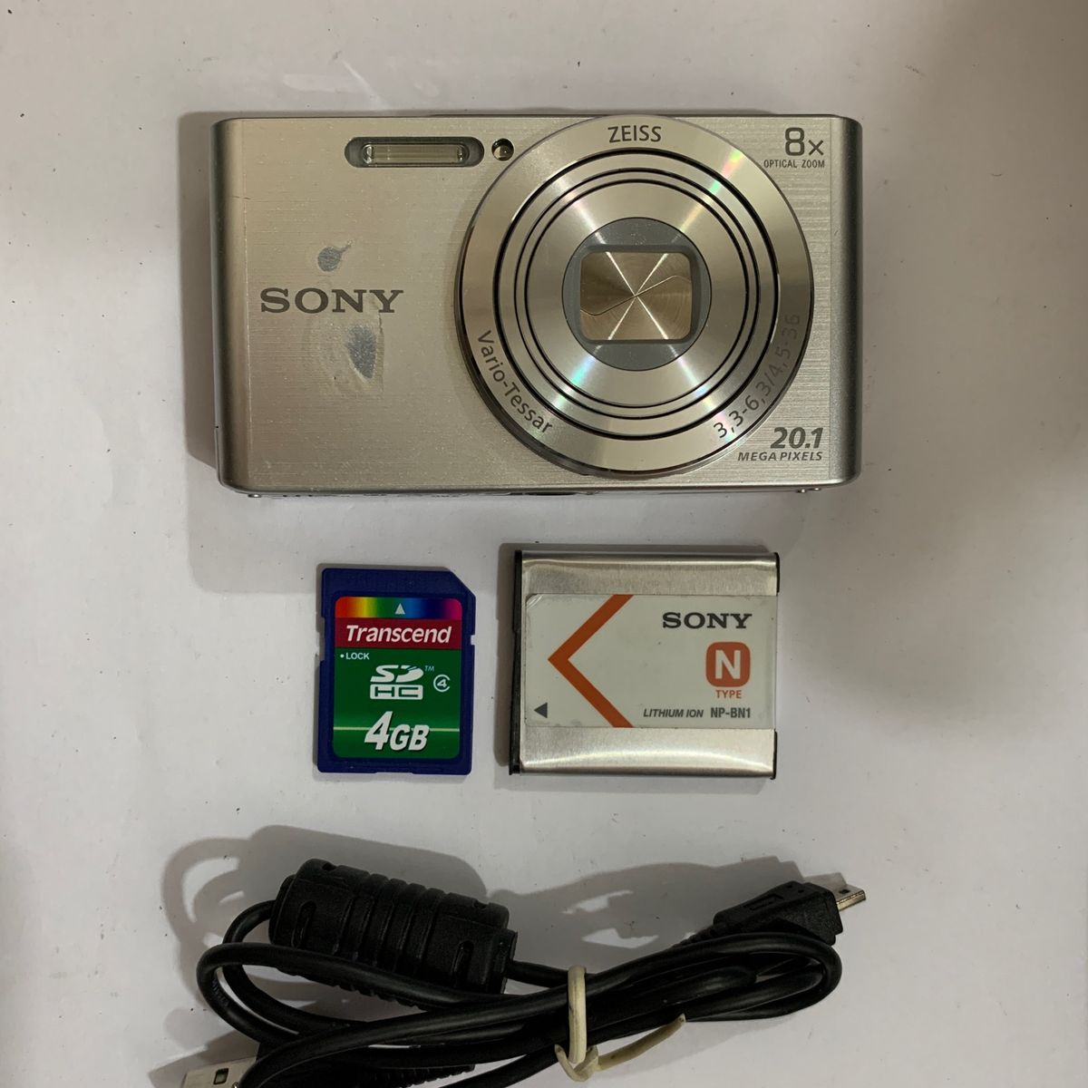 Câmera Fotográfica Digital Sony Cybershot 20.1 Mega Pixels Dscw830