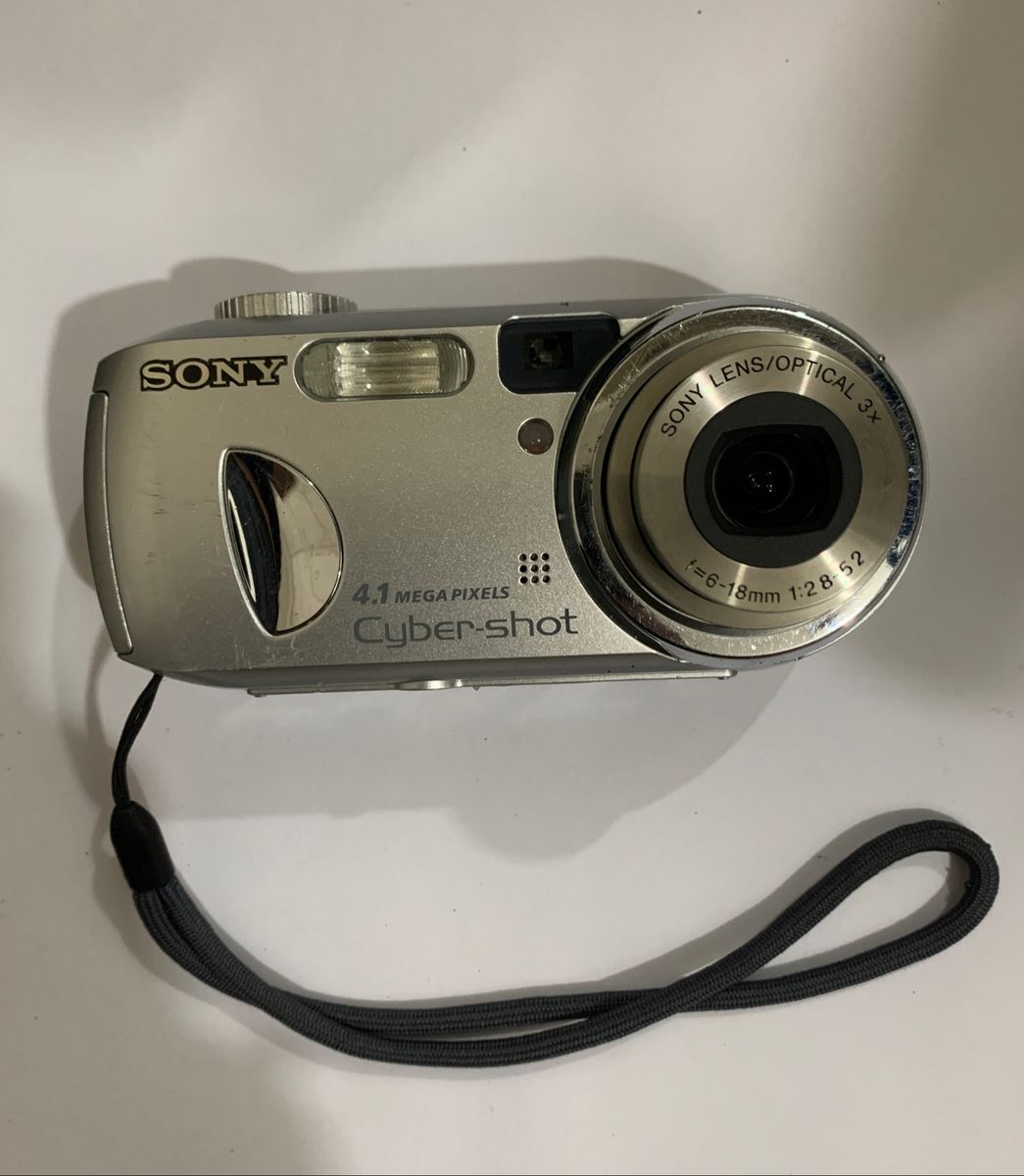 Câmera Fotográfica Digital Sony Cybershot 4.1 Mega Pixels Máquina