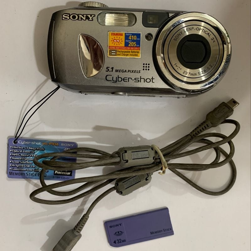 Câmera Fotográfica Digital Sony Cyber-Shot 5.1 Mega Pixels Dsc-P93