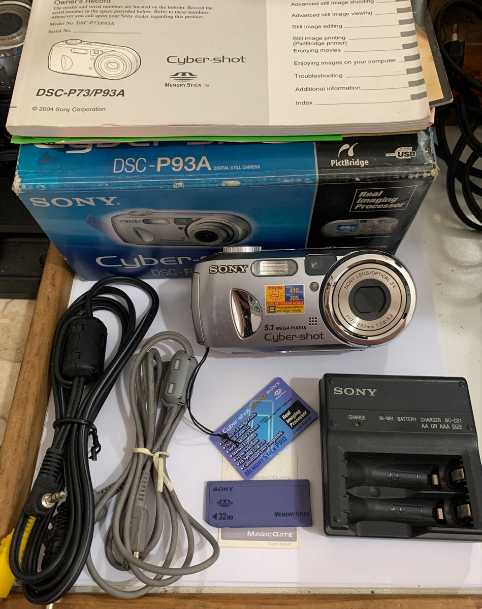 Câmera Fotográfica Digital Sony Cybershot 5.1 Mega Pixels Dscp93