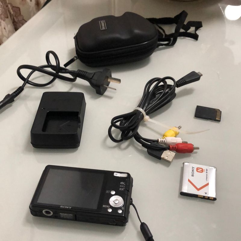 【希少品】SONY Cyber-shot 14.1 Câmera Digital Sony Cyber Shot 14.1 Mega Pixels Cybershot