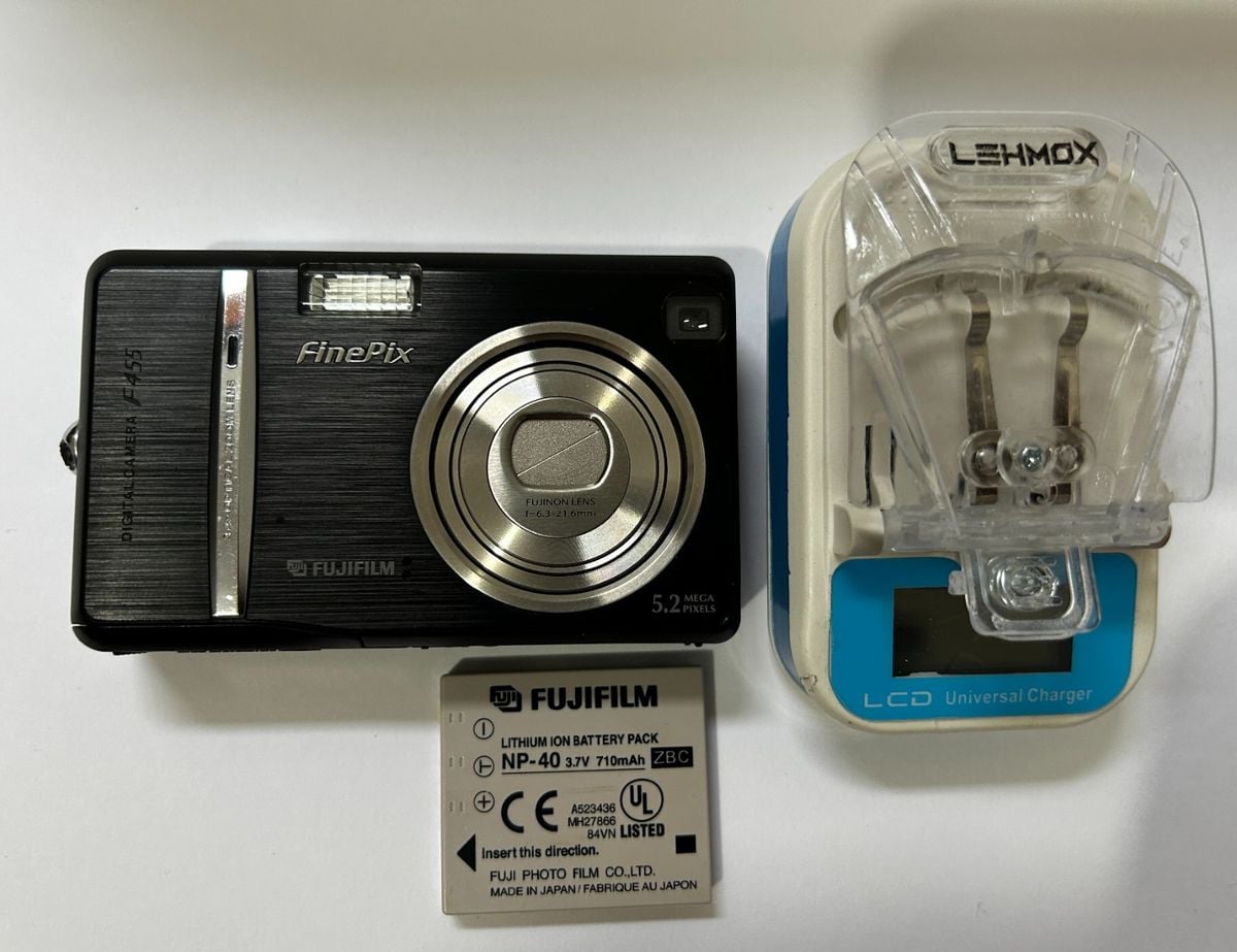 コンデジ 【美品・動作確認済】Fujifilm F455 FinePix