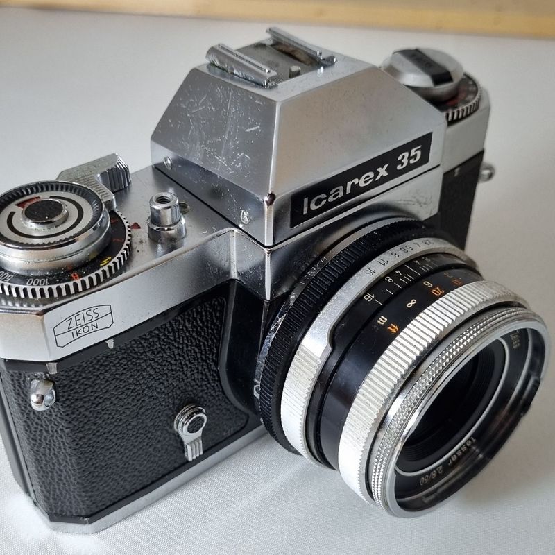 Câmera Icarex 35 Mit Lente Zeiss Ikon Tessar 2,8/50 + Flash | Ikon