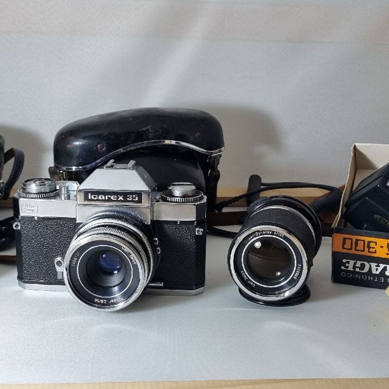 Câmera Icarex 35 Mit Lente Zeiss Ikon Tessar 2,8/50 + Flash | Ikon