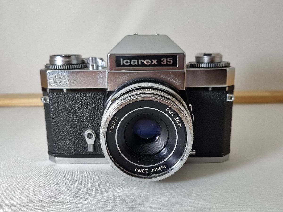 Câmera Icarex 35 Mit Lente Zeiss Ikon Tessar 2,8/50 + Flash | Ikon