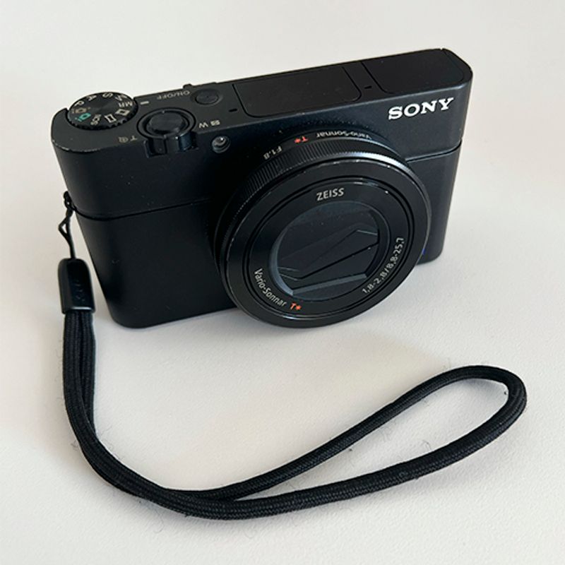 Câmera Sony Dsc-Rx Rx100 Iii Dsc-Rx100m3 Compacta Avançada