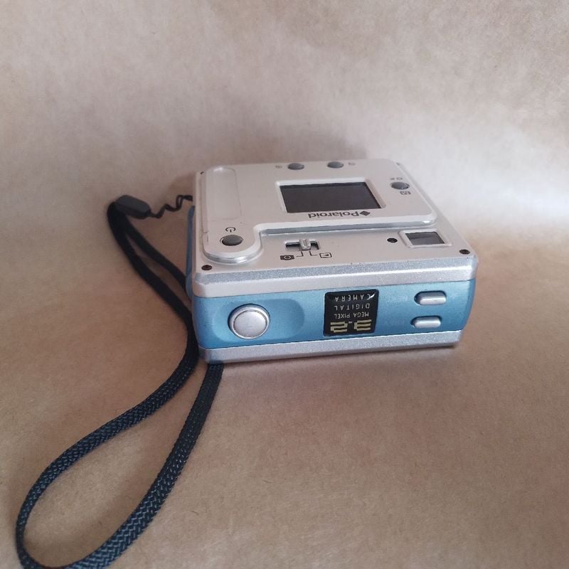 Câmera Vintage Polaroid Pdc 3070 com 3.2 Mega Pixel | Polaroid