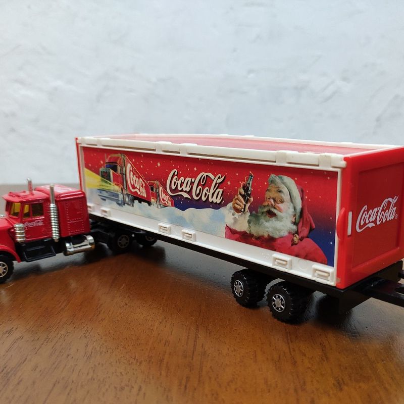 Coca Cola - Brinquedo antigo de lata - Lindo caminhão M