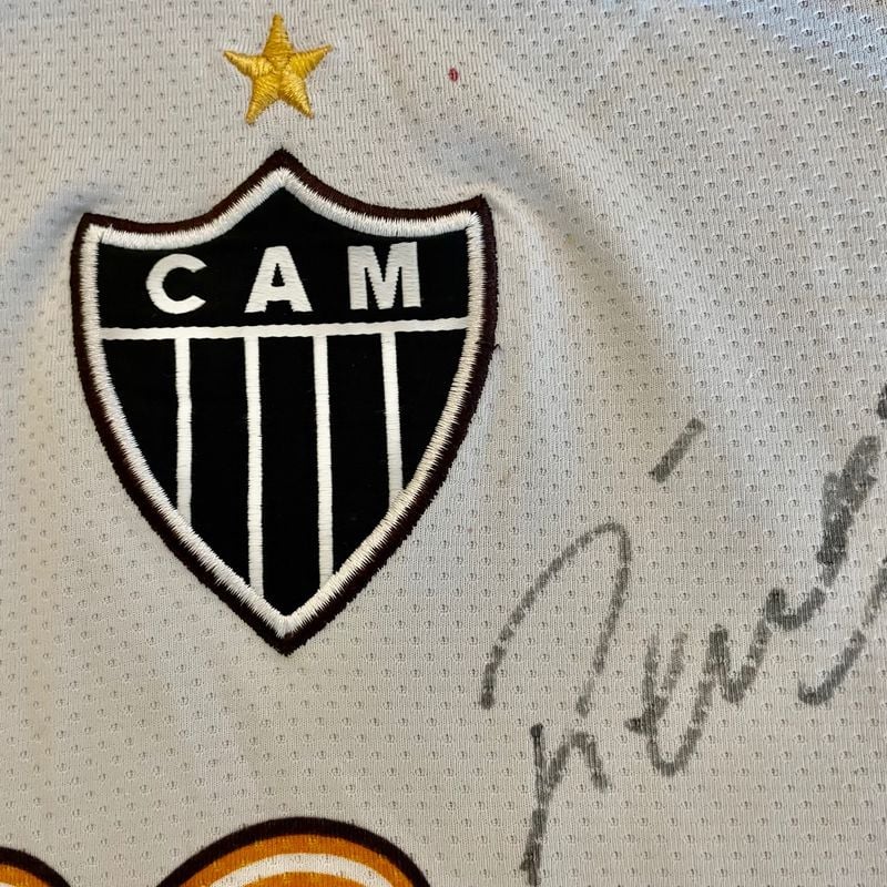 Camisa Atlético Mineiro – Autografada pelo Ronaldinho Gaúcho