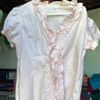 camisa babado vintage - camisetas rosê