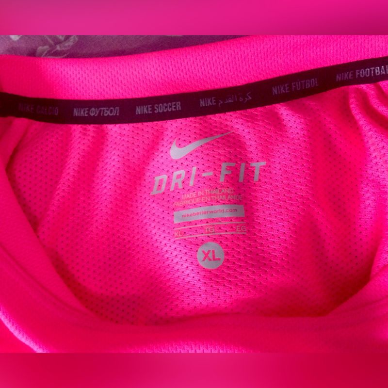 Pink best sale nike fc