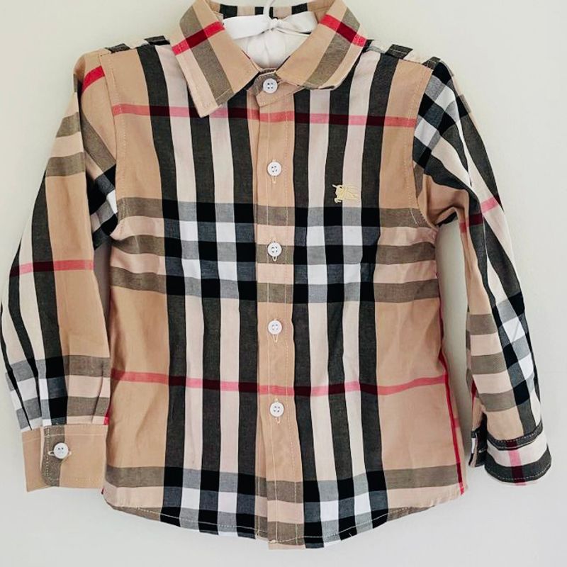 Camisa burberry outlet infantil usada