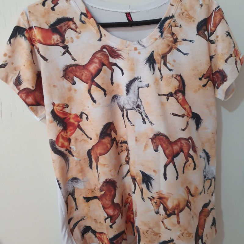 Camiseta Feminina Cavalo Marrom Frente Country Tshirt