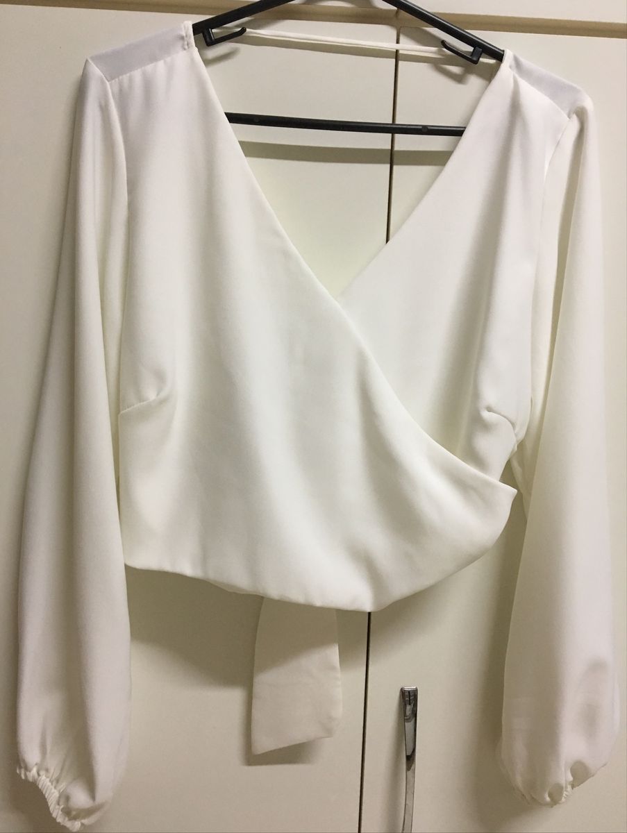 camisa cropped branca