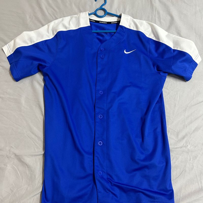 Nike store baseball top