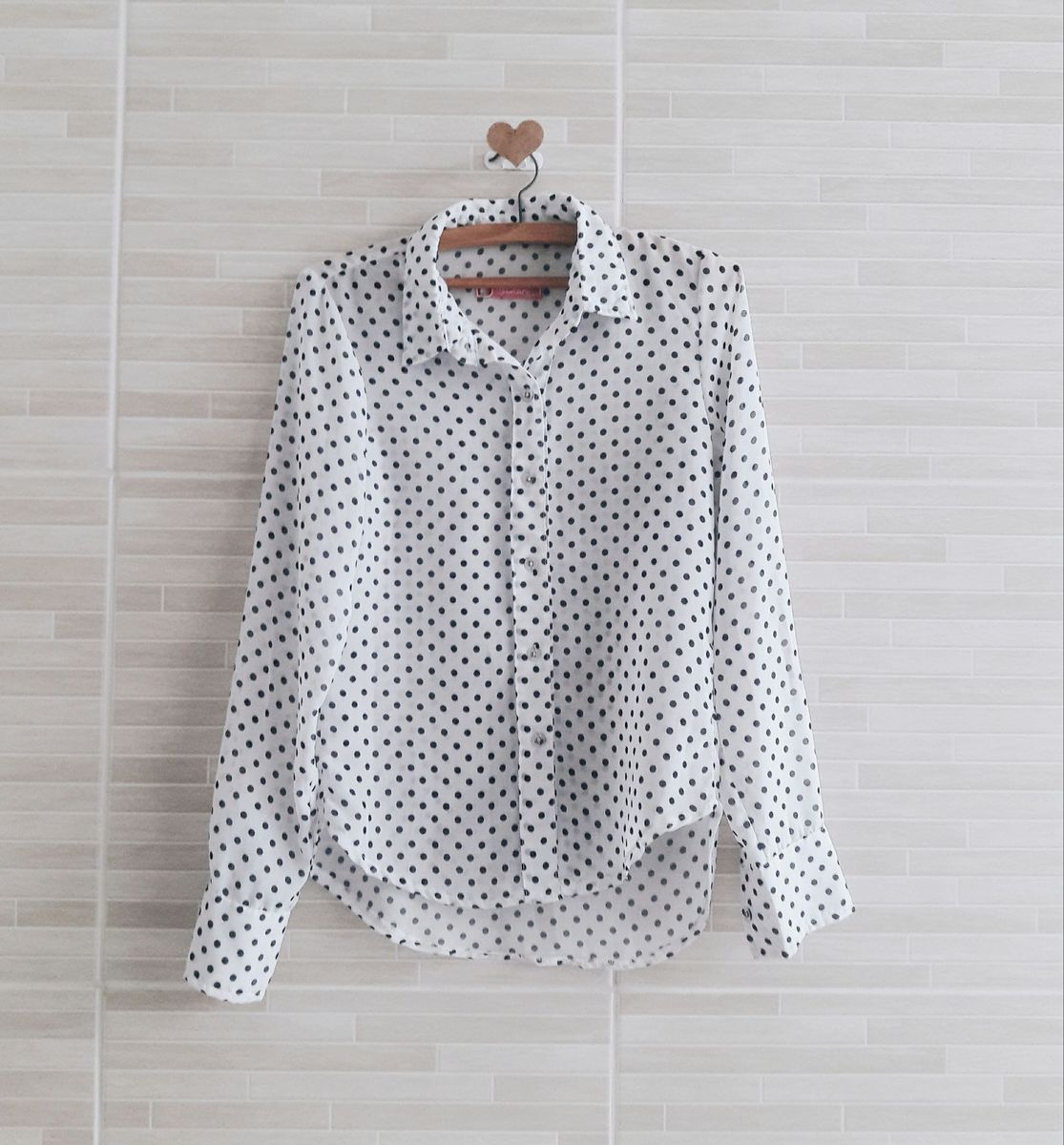 camisa de bolinha feminina