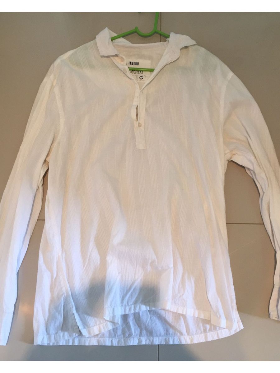 camisa branca masculina praia