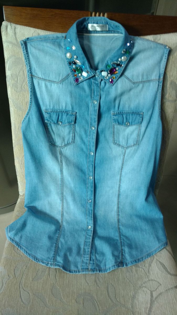 camisa jeans feminina com pedraria