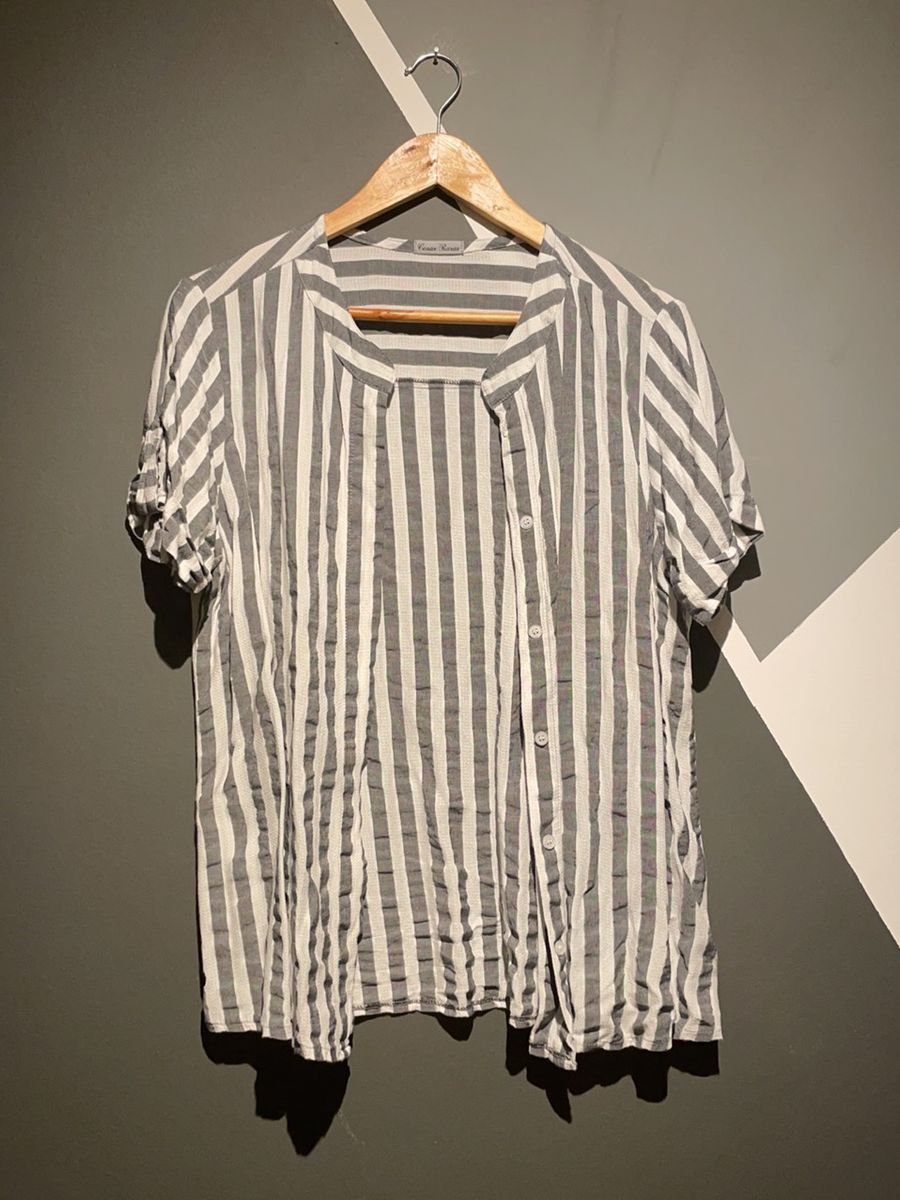 Camisa Listrada Cinza | Camisa Feminina Cosas Raras Usado 63832709 | enjoei