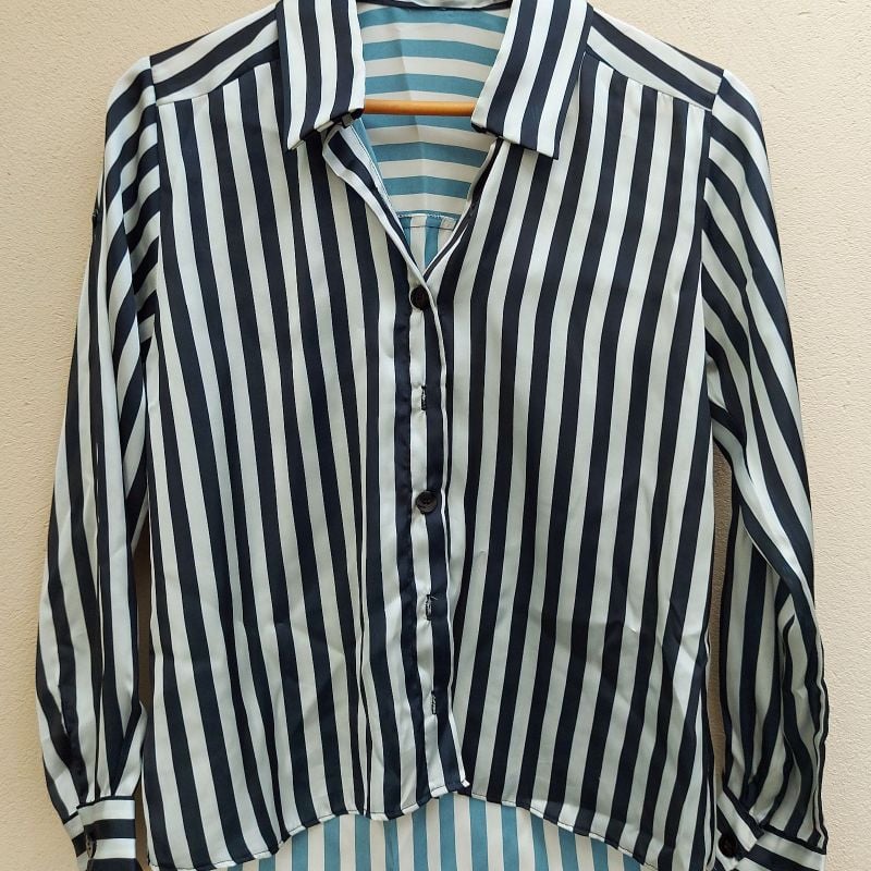 Camisa Listrada Preto e Branco em Tecido Acetinado Camisa Feminina  Confecção Própria Usado 54756708 enjoei