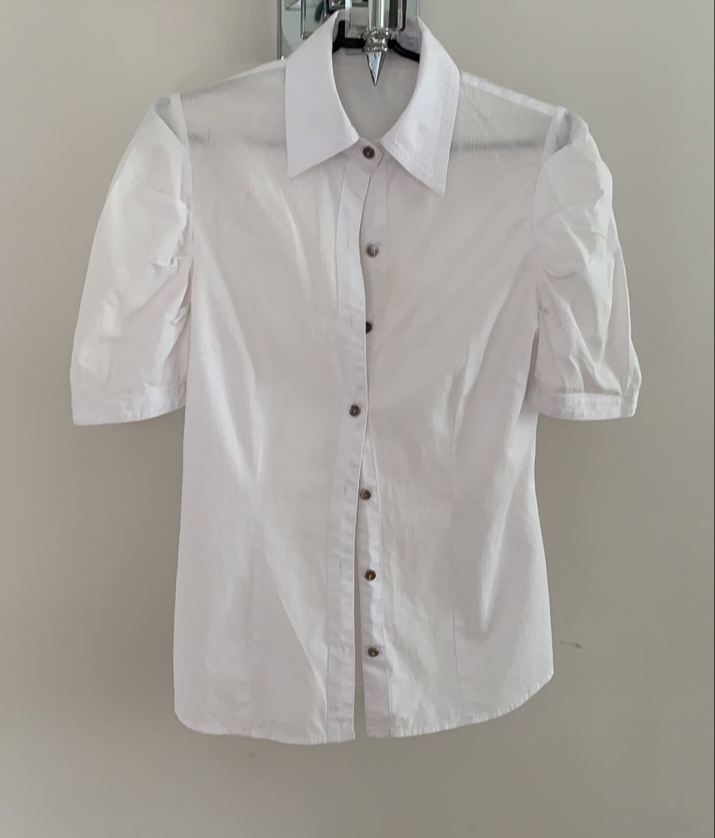 blusa branca curta feminina