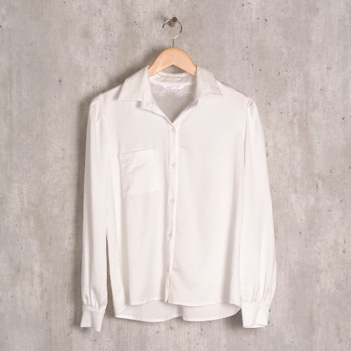 camisa off white com renda tvz - camisas tvz