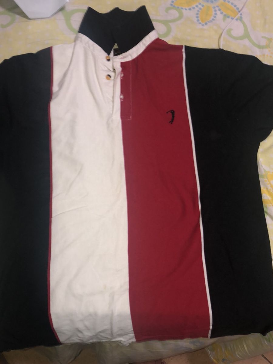 camisa polo estilosa