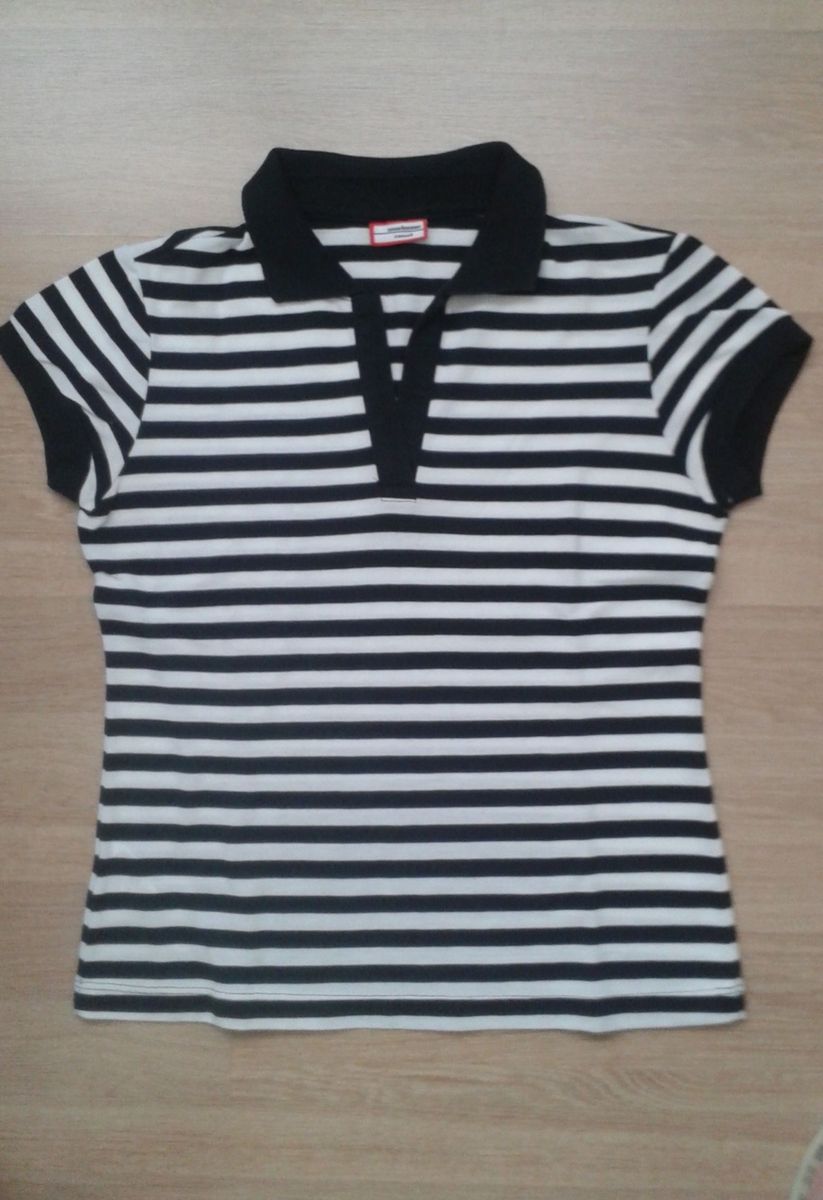 camisa polo listrada feminina