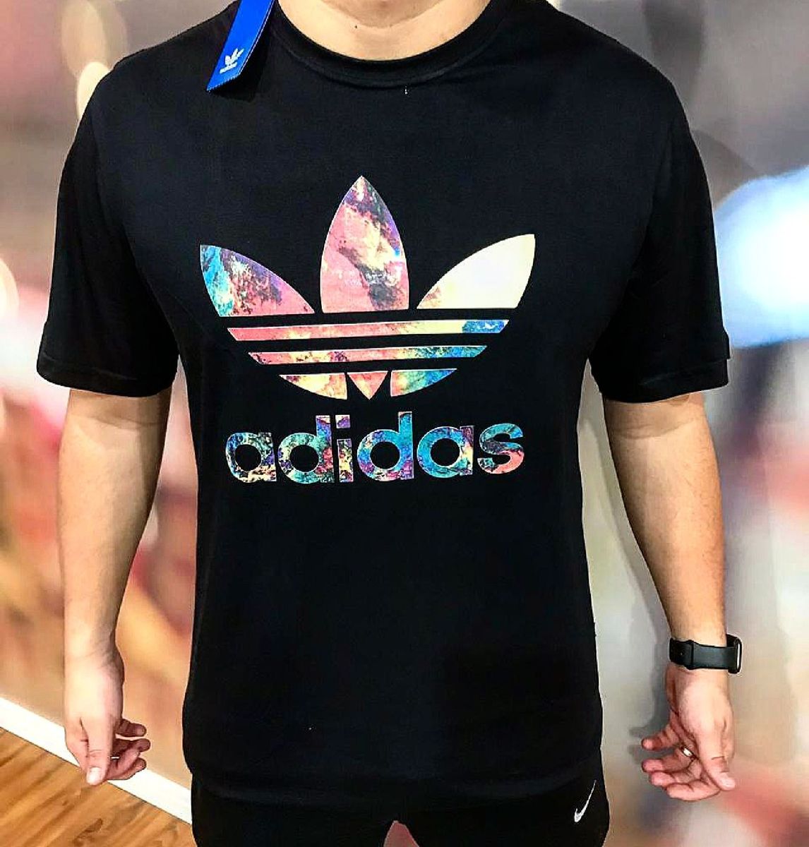 camisa adidas colorida