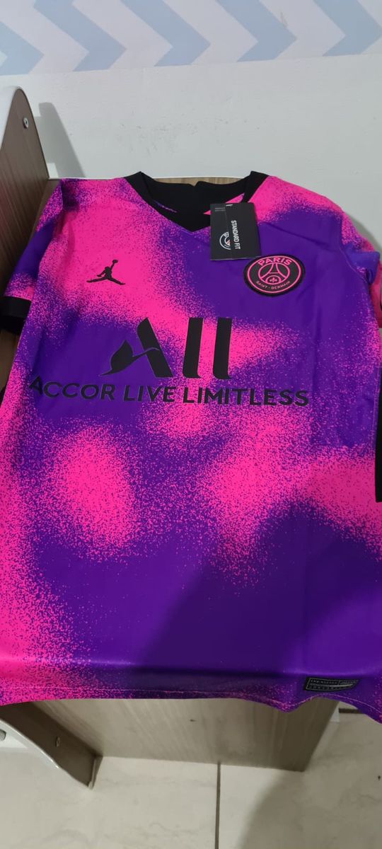 Camisa rosa e roxa psg