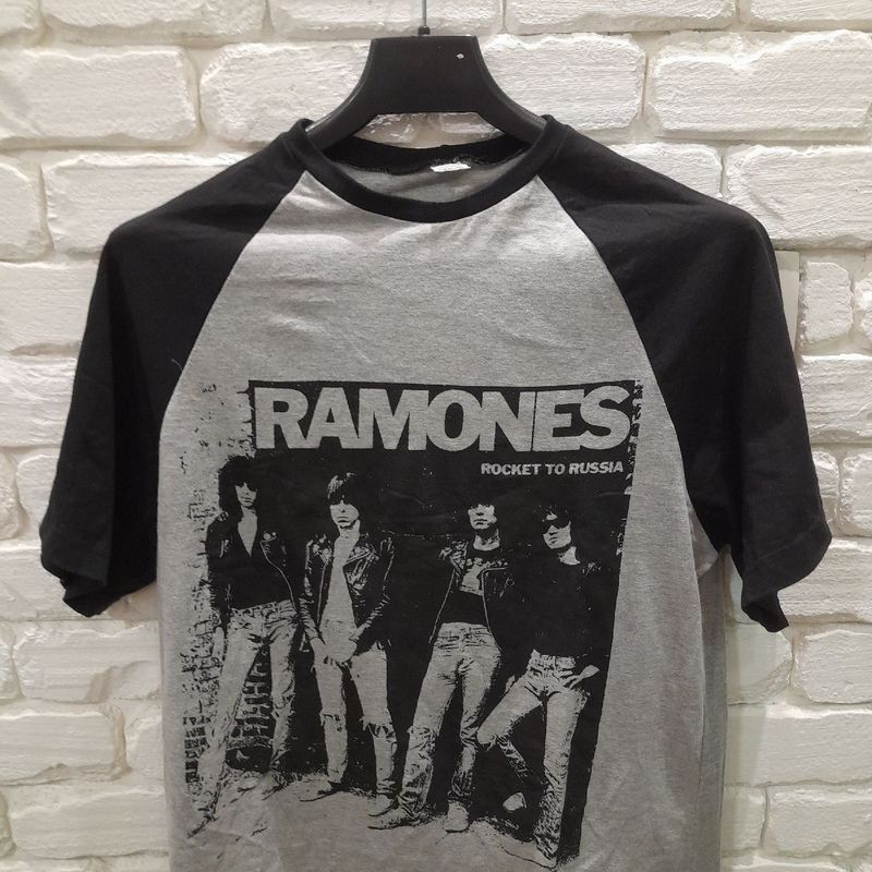 Camiseta ramones discount rocket to russia