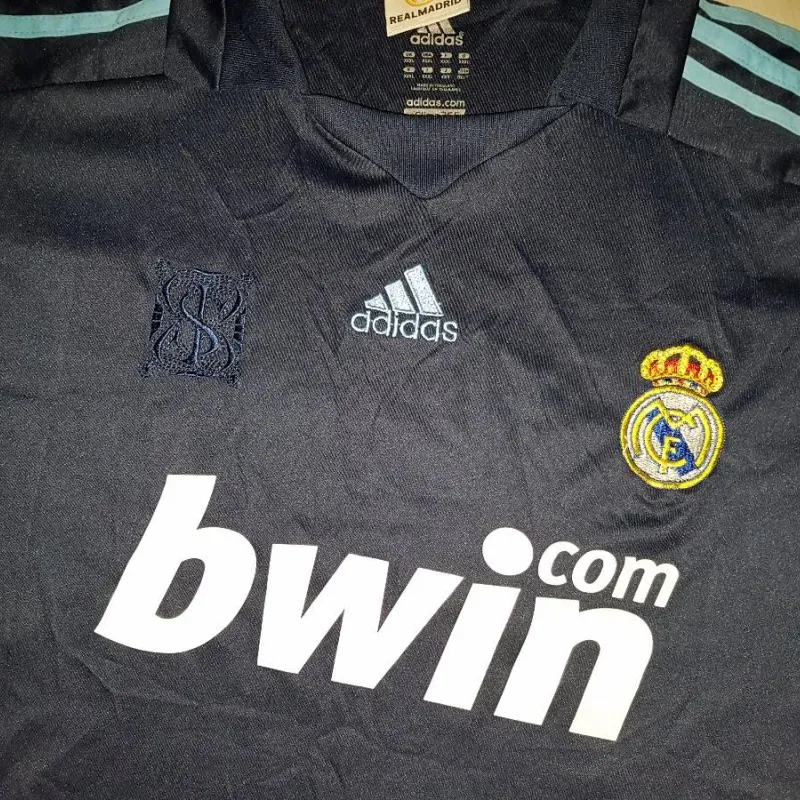 REAL MADRID Adidas shirt white jersey bwin size S Men custom Higuain #20