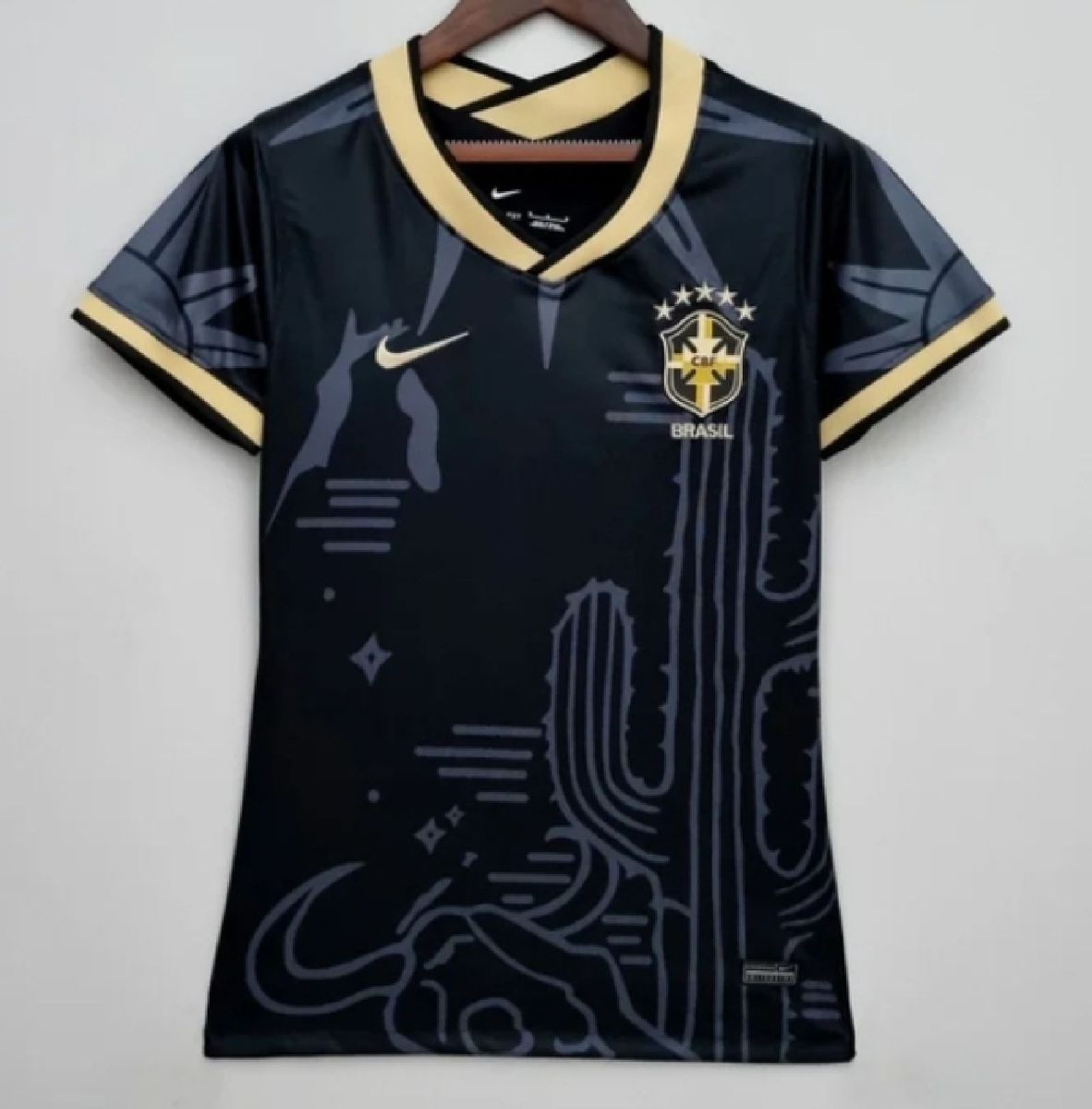 Camisa da Seleção Brasileira Preta e Dourada