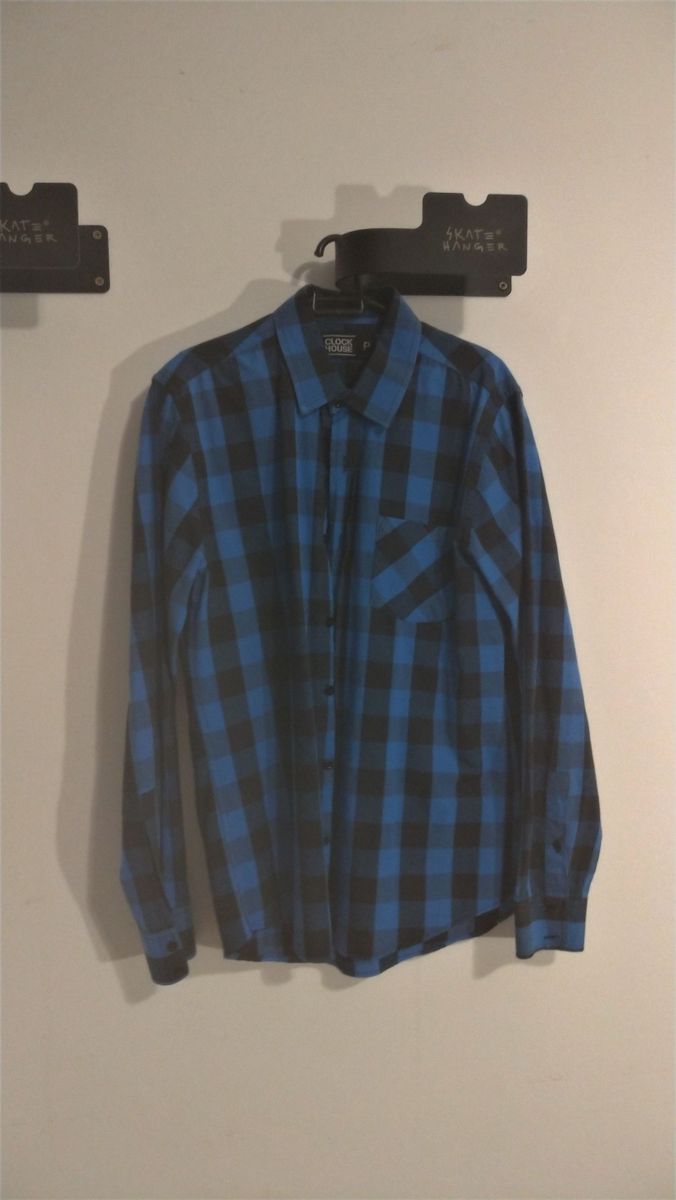 camisa xadrez preta e azul