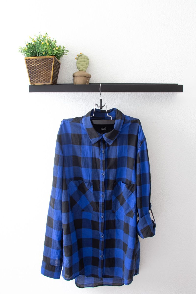 camisa xadrez preta e azul