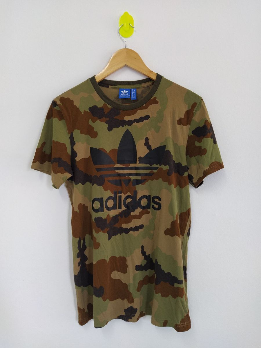 blusa camuflada da adidas