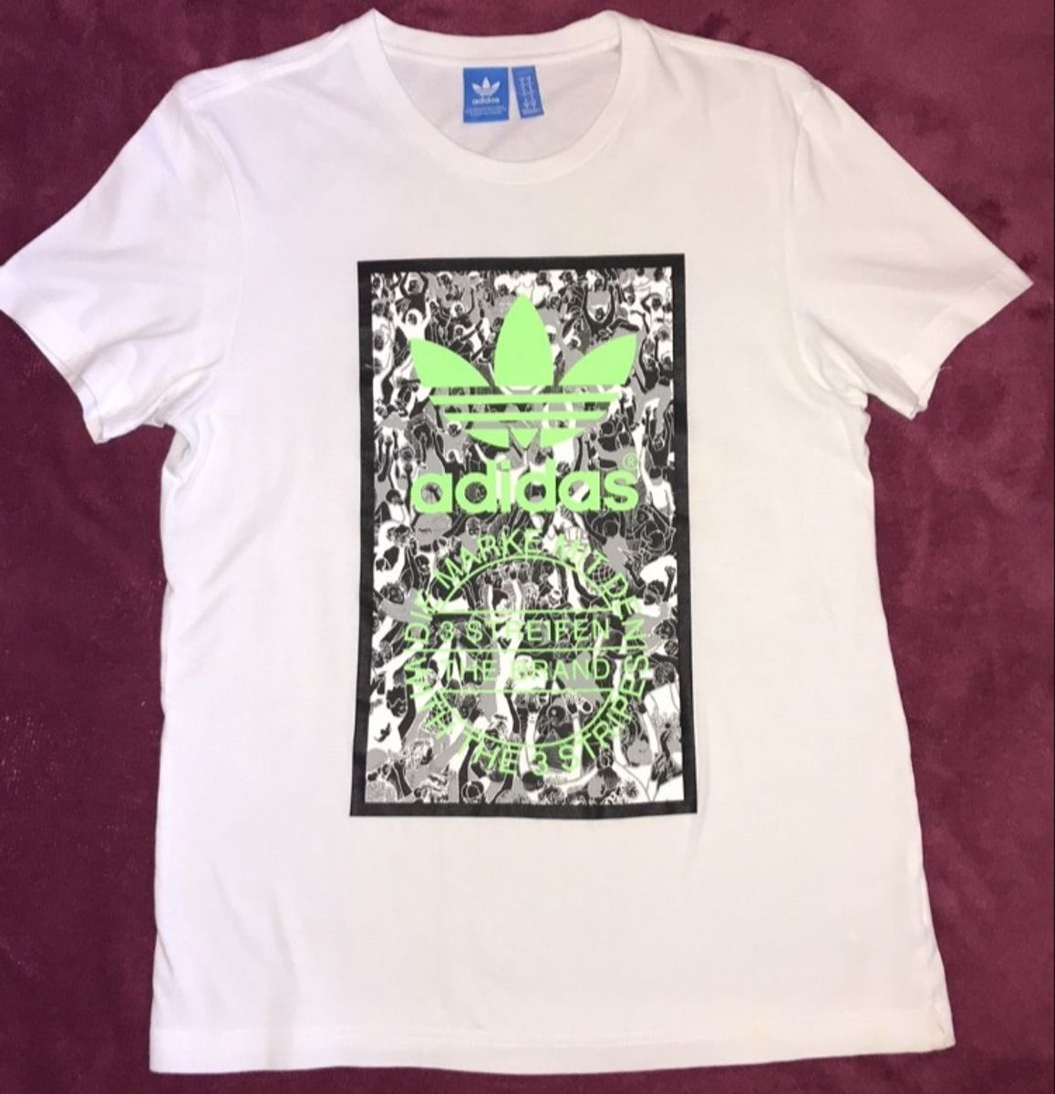 camiseta adidas neon