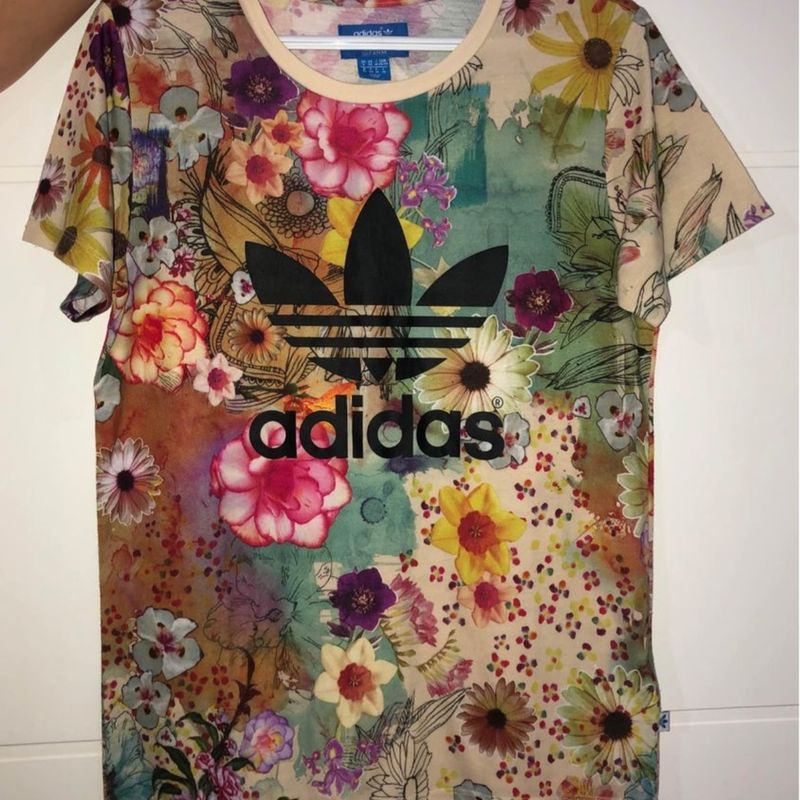 Camiseta best sale adidas flores