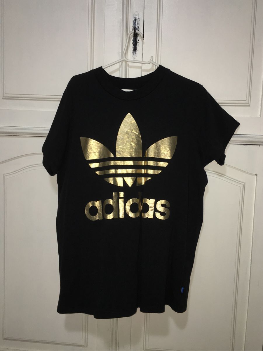 camisa adidas preta e dourada